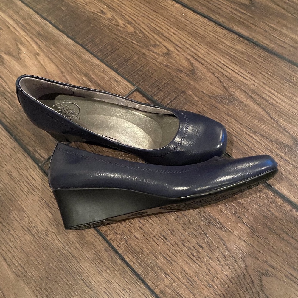 Life Stride Simply Comfort Navy Blue Wedge Shoes, Size 8
